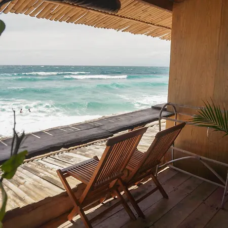 Beachfront - The Surf Lodge